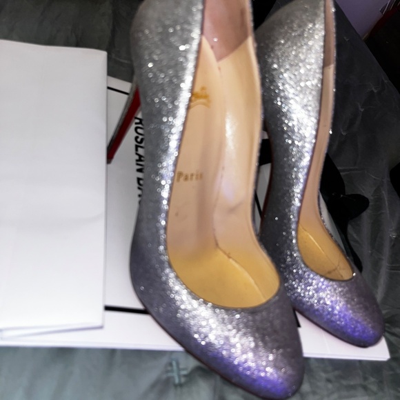 Christian Louboutin - Picture 3 of 5
